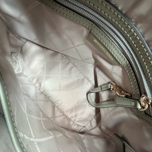 EUC Michale Kors leather crossbody in sage green - Picture 10 of 11